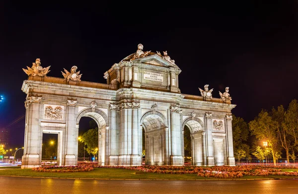 Puerta de Alcala, one of the ancient gates in Madrid, Spain — Stock Photo, Image