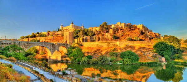 Panorama z Toledo z most Alcantara, Hiszpania — Zdjęcie stockowe