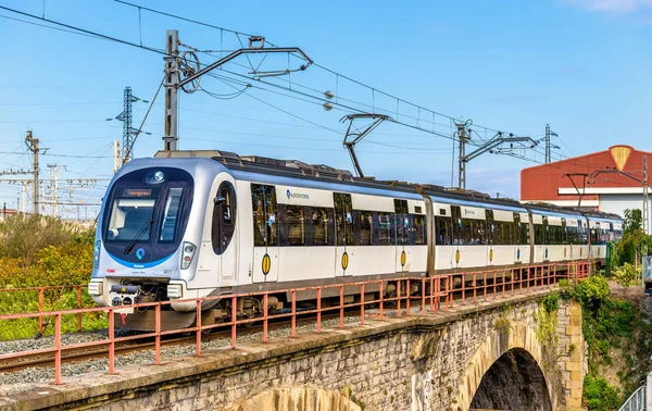 Metro Donostialdea train on the Spain - France border in Hendaye. — Stock Photo, Image