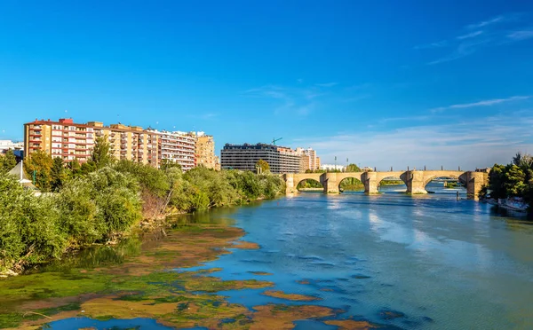 Puente de Piedra in Zaragoza, Spain — Stock Photo, Image