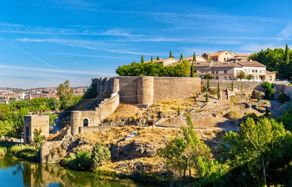 Fortyfikacje wokół średniowiecznego miasta Toledo, Hiszpania — Zdjęcie stockowe