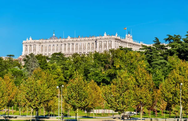 El palacio real en Madrid, España —  Fotos de Stock