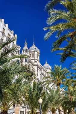 Edificio Carbonell, Alicante, İspanya'da tarihi bir bina. 1918 yılında inşa