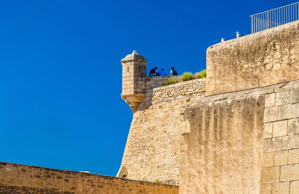 Strażnica zamku Santa Barbara w Alicante, Hiszpania — Zdjęcie stockowe