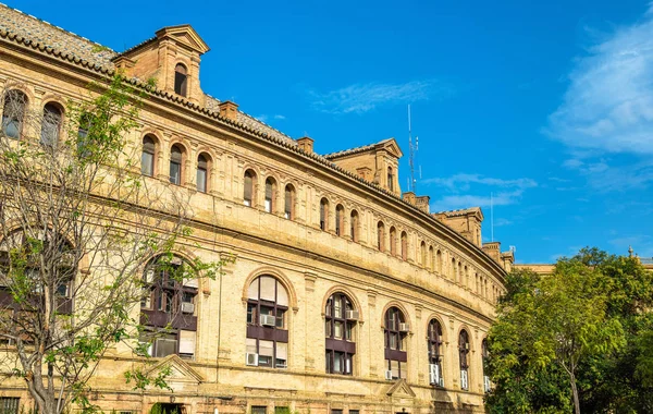 Edifício principal da Plaza de Espana, um complexo de arquitetura em Sevilha - Espanha — Fotografia de Stock