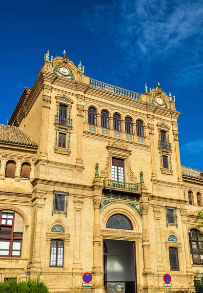 Edifício principal da Plaza de Espana, um complexo de arquitetura em Sevilha - Espanha — Fotografia de Stock