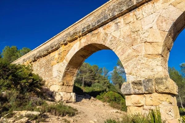 Les Ferreres Aqueduct หรือที่รู้จักกันในชื่อ Pont del Diable - Tarragona, สเปน — ภาพถ่ายสต็อก