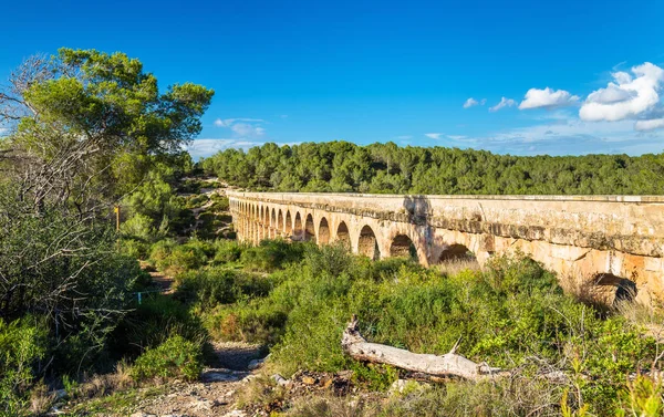 Les Ferreres Aqueduct, also known as Pont del Diable - Tarragona, Spain — Stock Photo, Image