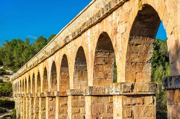 Les Ferreres Aqueduct, also known as Pont del Diable - Tarragona, Spain — Stock Photo, Image