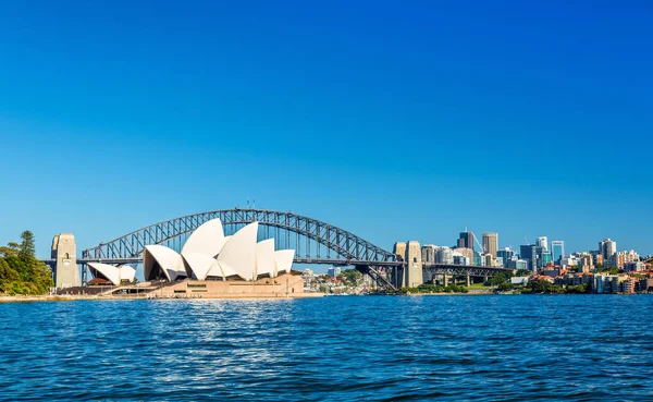 Sydney Opera House y Harbour Bridge - Australia — Foto de Stock