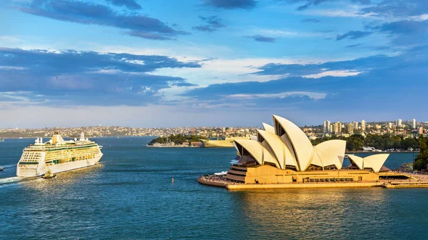 El puerto de Sydney visto desde el puente - Australia — Foto de Stock