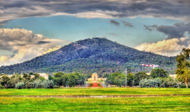 Canberra, Avustralya Savaş Anıtı doğru perspektif görünüm