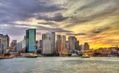 Akşam Sydney merkezi iş bölgesinde gökdelenler