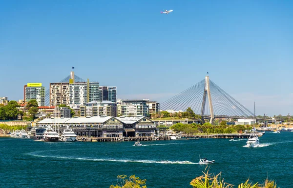 Pyrmont kerület és Sydney-ben Anzac-híd — Stock Fotó