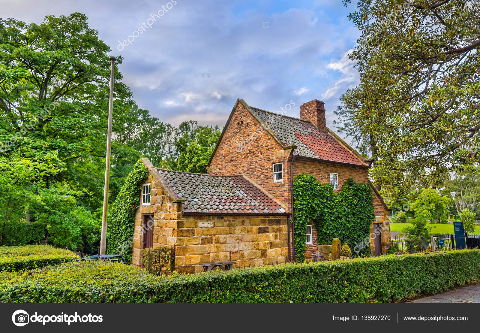 Captain Cooks Cottage In Fitzroy Garden Melbourne Australia