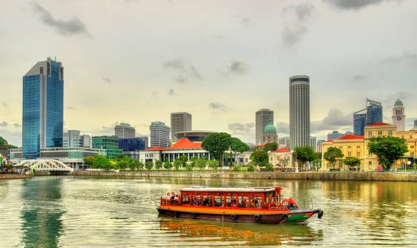 Heritage båt på Singapore River — Stockfoto