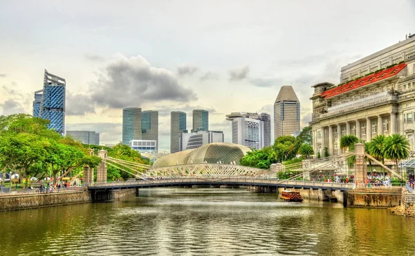 カヴェナ橋シンガポール川の上 — ストック写真