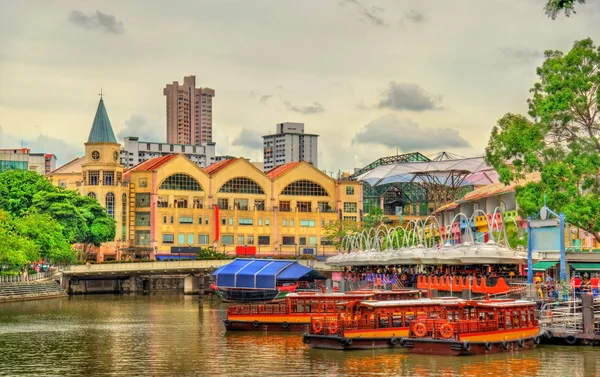 Heritage båtar på Singapore River — Stockfoto
