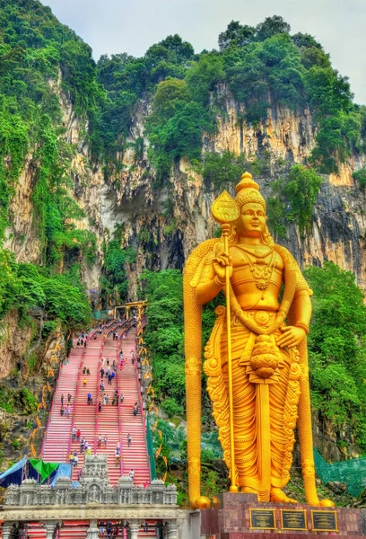 Die höchste Statue der hinduistischen Gottheit Murugan am Eingang der Batu-Höhlen - Kuala Lumpur, Malaysia — Stockfoto