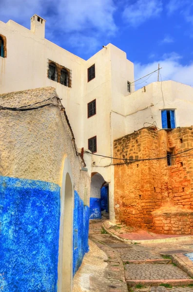 Berühmte blau-weiße Häuser in der Kasbah der Udayas - Rabat, Marokko — Stockfoto
