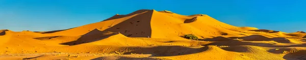 Duny Erg Chebbi poblíž Merzouga v Maroku — Stock fotografie