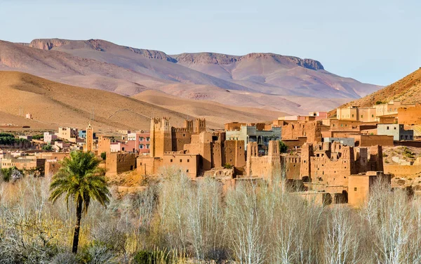 Fortaleza tradicional de Kasbah en el valle de Dades en las montañas del Alto Atlas, Marruecos — Foto de Stock