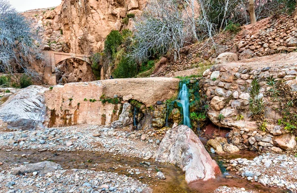 Ait Ibrirn モロッコ Dades 峡渓谷の滝 — ストック写真