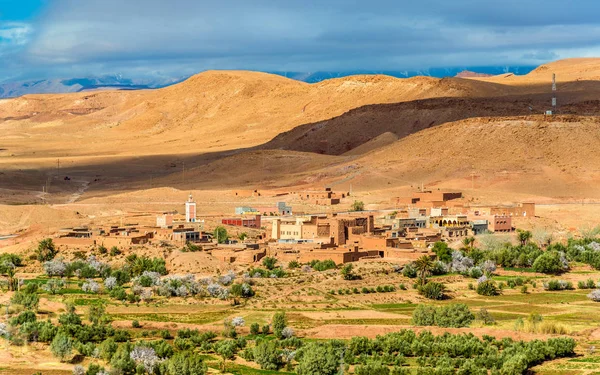 Пейзаж возле деревни Аит Бен Хадду в Марокко — стоковое фото