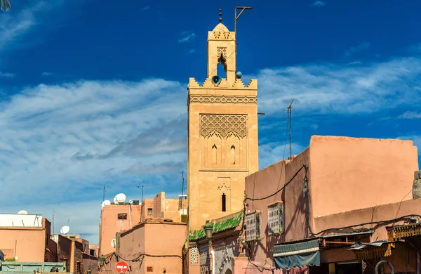 Edifícios em Medina de Marraquexe, um patrimônio da UNESCO em Marrocos — Fotografia de Stock