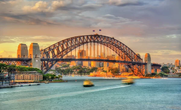 Sydney Harbour Bridge při západu slunce — Stock fotografie