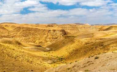 Dead Sea - İsrail yakınındaki judaean çöl