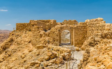 Masada Kalesi - Judaean Desert, Israel kalıntıları üzerine görüntülemek
