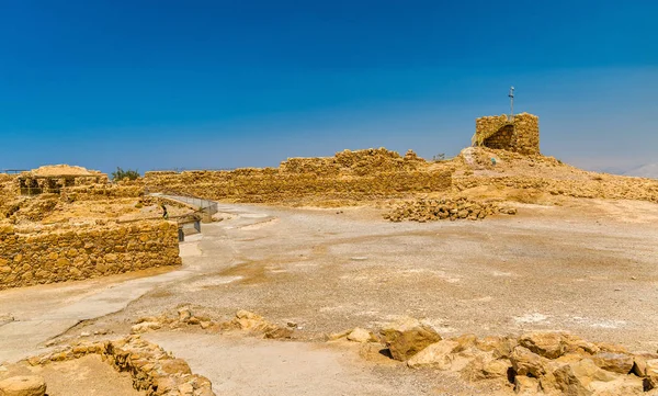 Zobacz na ruiny twierdzy Masada - pustynia Judzka, Izrael — Zdjęcie stockowe