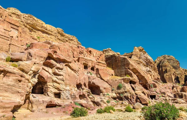 Pohled na starobylé ruiny na Petra — Stock fotografie