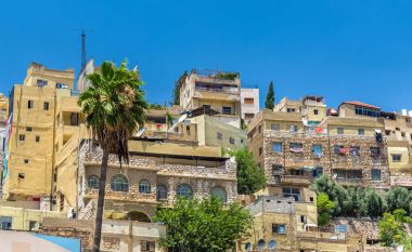 Jerash modern şehir üzerinde göster