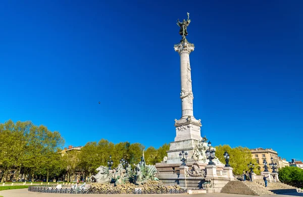 Monument aux Girondins op het plein van de gunstige in Bordeaux - Frankrijk — Stockfoto