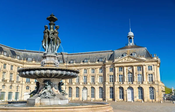 Fontein van de drie gratiën op op de Place de la Bourse in Bordeaux, Frankrijk — Stockfoto