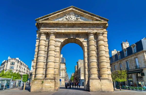 Porte daquitaine, Xviii století brána v Bordeaux, Francie — Stock fotografie