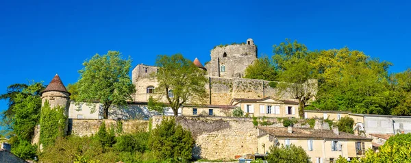 Chateau de Langoiran, um castelo medieval em Gironde, França — Fotografia de Stock