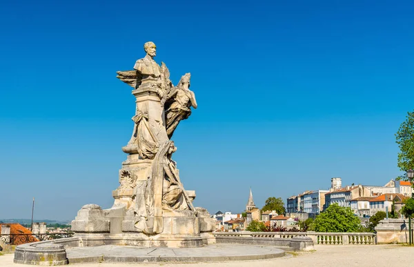 Monument for Sadi Carnot, en gammel fransk president. Angouleme, Frankrike – stockfoto