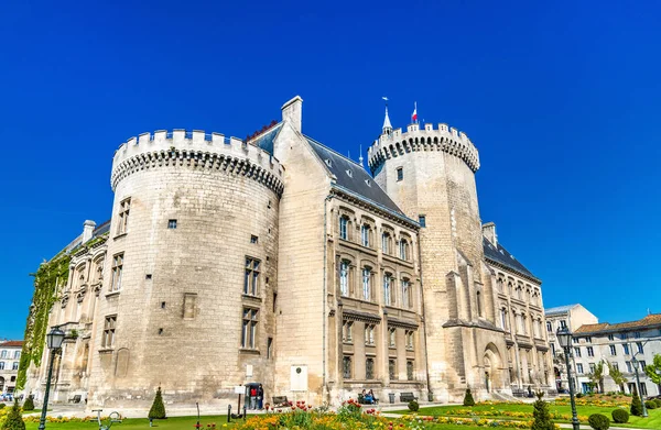 Câmara Municipal de Angouleme, um antigo castelo - França — Fotografia de Stock
