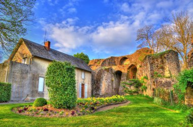 Chateau de Bressuire, yıkık bir kale Fransa