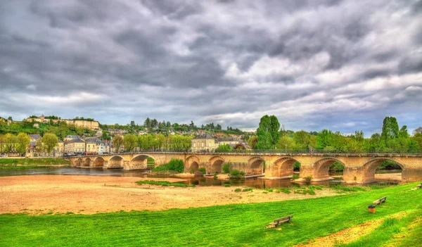 Pont de Chinon, un pod peste Vienne în Chinon, Franța — Fotografie, imagine de stoc