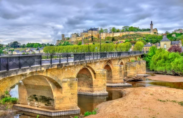 Pont de Chinon, most přes Vienne Chinon, Francie — Stock fotografie