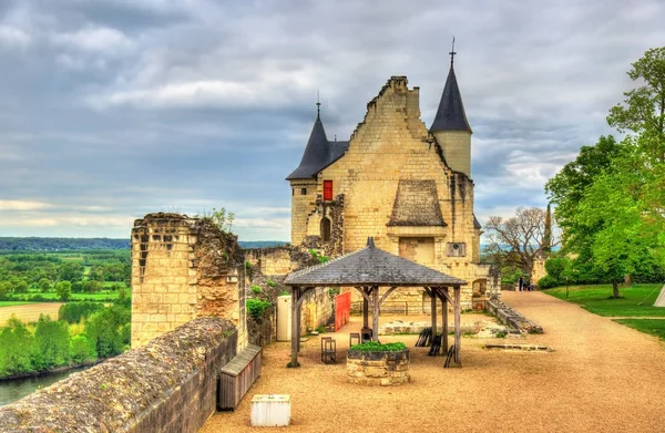 Chateau de chinon im Tal der Loire - Frankreich — Stockfoto