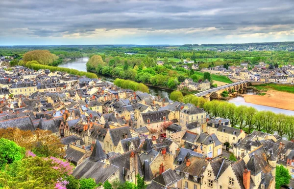 Visa av Chinon från slottet - Frankrike — Stockfoto