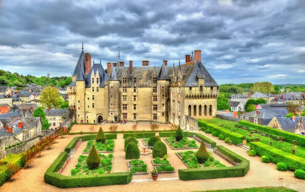 Vista del castillo de Langeais, un castillo en el valle del Loira, Francia — Foto de Stock