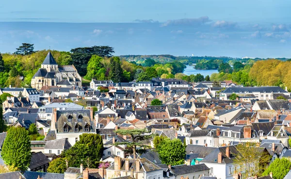 Blick auf die mittelalterliche Stadt Amboise in Frankreich, das Loire-Tal — Stockfoto