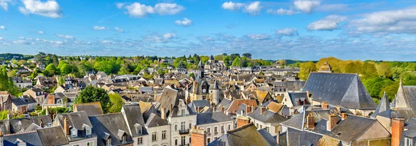 Vista de la ciudad medieval de Amboise en Francia, el Valle del Loira — Foto de Stock