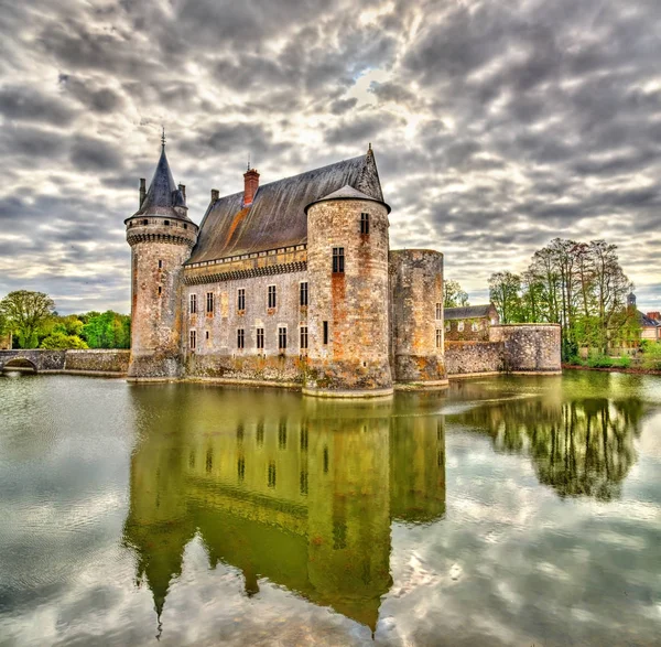 Chateau de Sully-sur-Loire, sobre os castelos do Vale do Loire em França — Fotografia de Stock